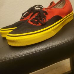Disney Van's 9.5