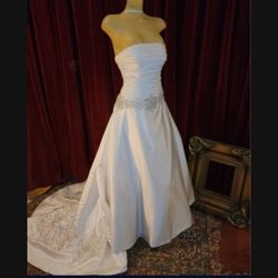 This Is A Classy Wedding Gown!! Strapless SATIN !!ELEGANT!