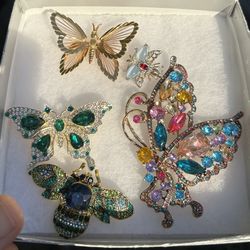 Vintage LOT of 5- Insects Bumblebee Emerald Rhinestone Butterful Brooch Assorted ALL Jewelry Pins Gemstones Collection 