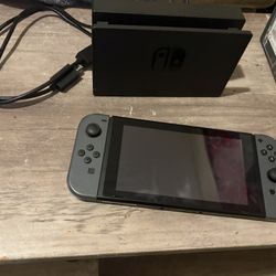 Nintendo Switch And Dock 