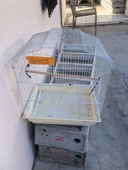 Excellent condition birds and pets cages and crates