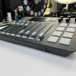 Rodecaster Pro