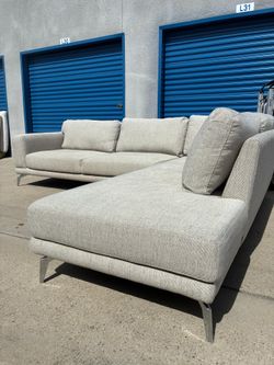 Sectional Couch 🛻Delivery Available🛻