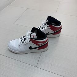 Nike Air Jordan 1 Mid White Chicago