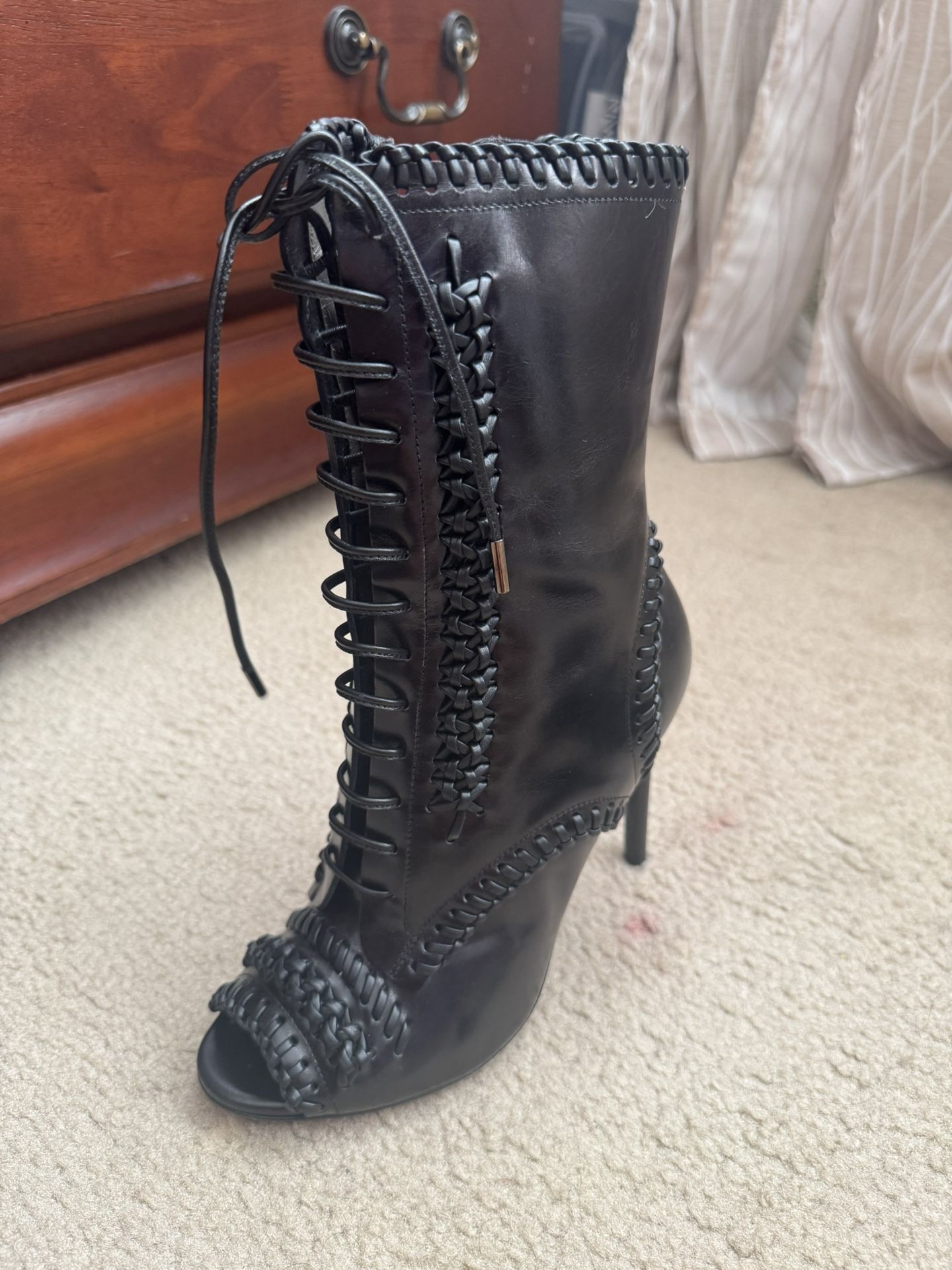 Toe Boot