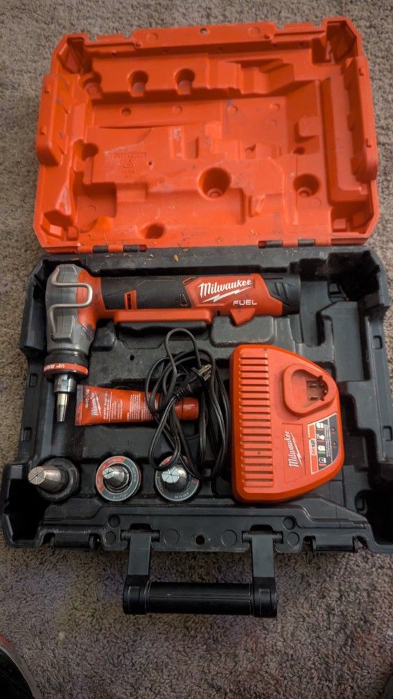 Milwaukee Pro PEX  Expander Fuel Brushless