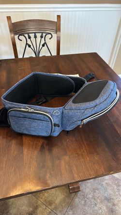 Tush Baby hands free hip carrier Denim color NWT