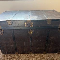 Vintage Chest 