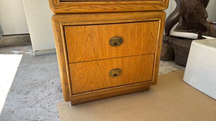 Two nice mid-century end tables in Oak Two nice mid-century end tables in Oak