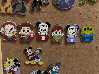 Disney Parks Wishables Trading Pin Lot – 6 Pins
