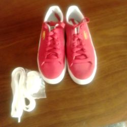 Size 9.   PUMA SUEDE