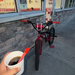 Trading/Selling Gt 24 Pro Series Black And Red Bike