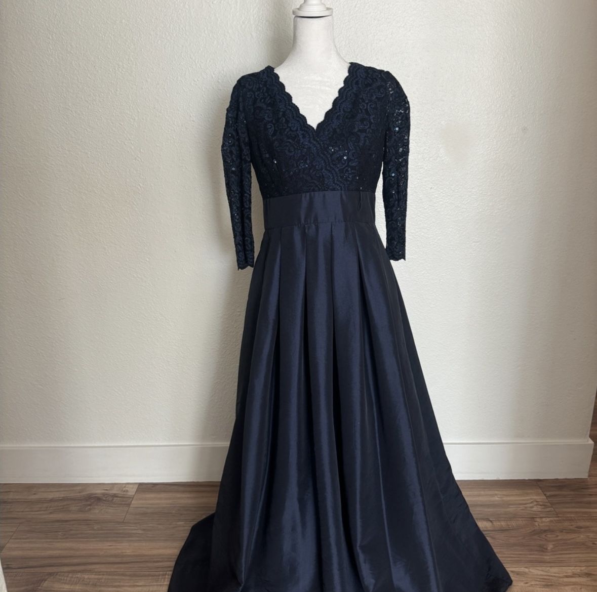 Jessica Howard Dress