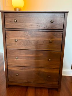 Modern Dresser – Good Condition