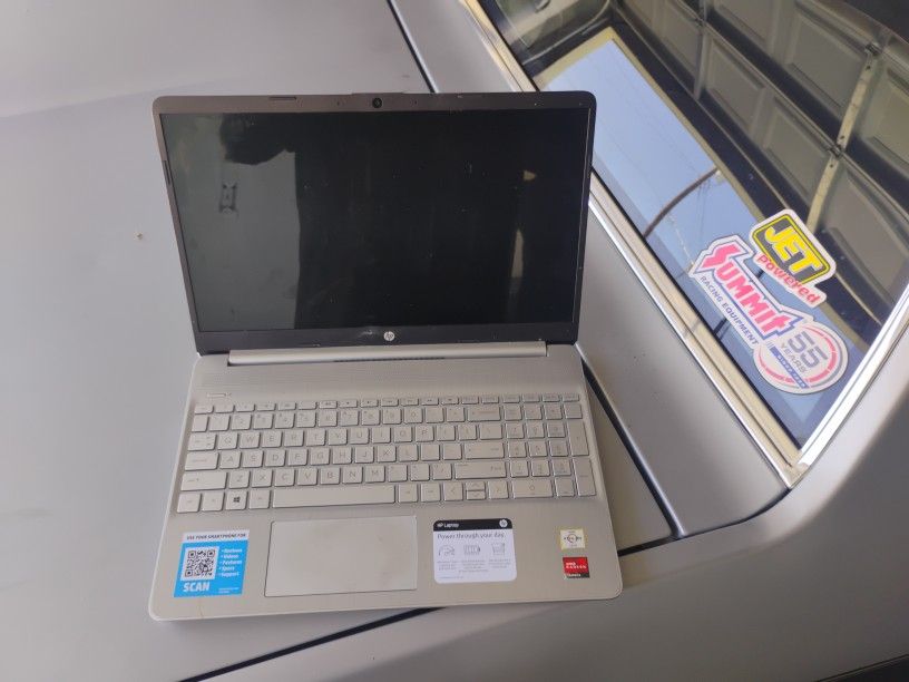 HP Laptop Model 15-efl038nr