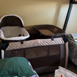Bassinet/Full Playpen 