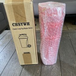 2pc/ 20oz Pink Shaker Bottles 12$ 