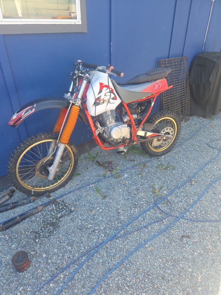 1986 Honda Xr600f Rolling Frame