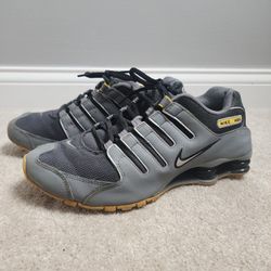 Nike Shox Live Strong Size 9.5