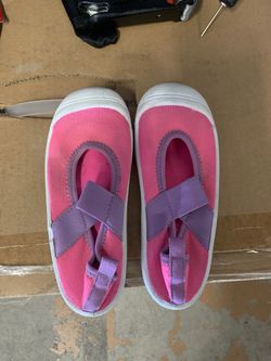 Kids water shoes
