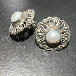 BEAUTIFUL VINTAGE STERLING SILVER EARRINGS FROM INDIAN WITH FRESH PEARLS   