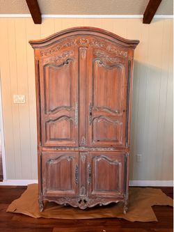 Antique Louis XV Style Armoire/Cabinet
