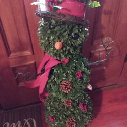 Snowman  Great Condition,used Once,  $35.needs batteries,  Must Pick Up In Oak Cliff