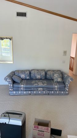 Sofa $0 FREE
