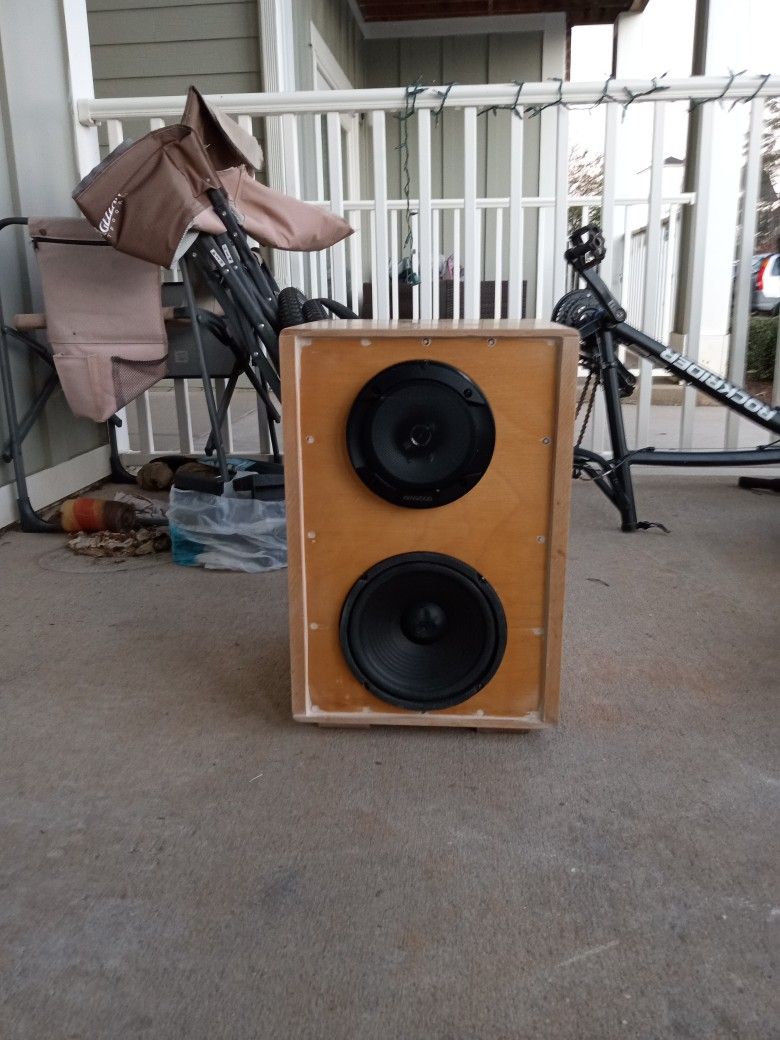 Custom Speaker Box With 8in Sub