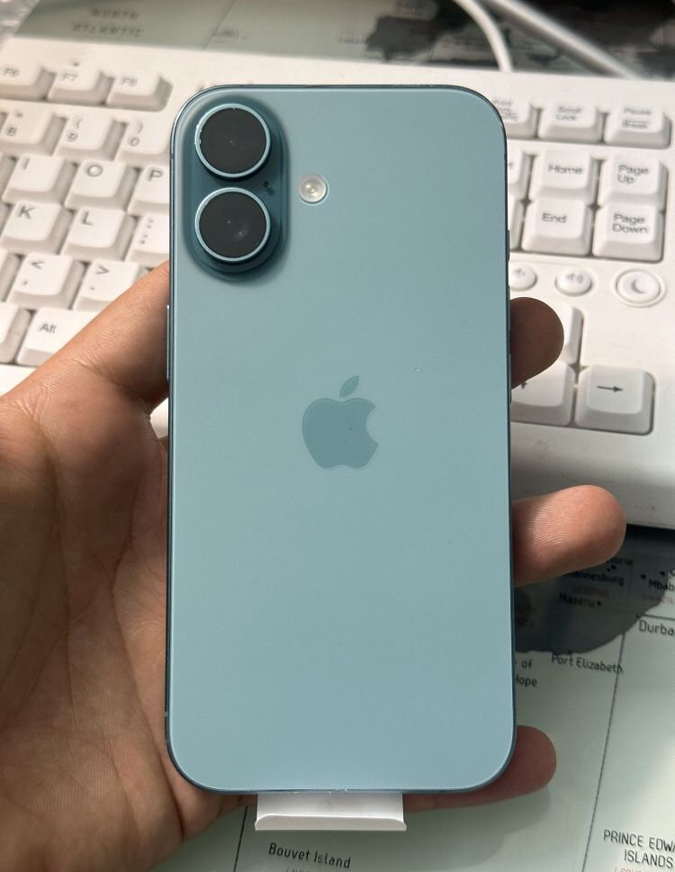 iPhone 16