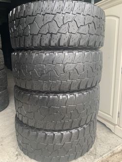 Set of used tires 35x12.5/20 Micky Thompson