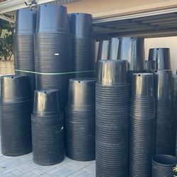 Pots, saucers, vermiculite, perlite and hanging baskets