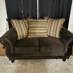 Living Room Couches And Kitchen Table
