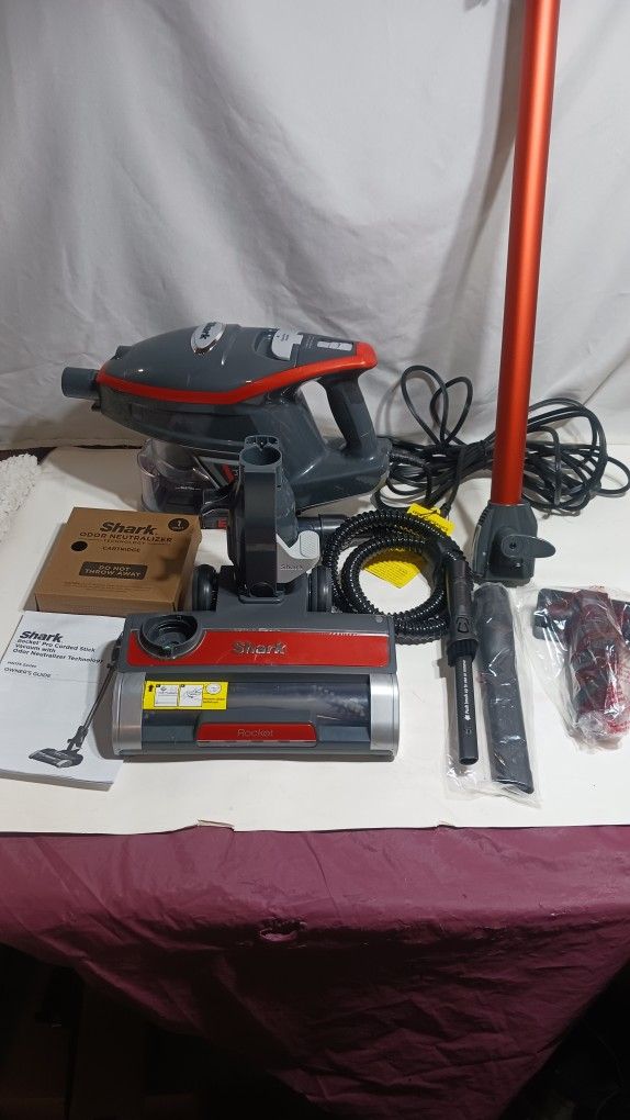 Shark Rocket Pro Corded Vacuum Cleaner - Odor Neutralizer Technology, XL Dust Cup, HN175