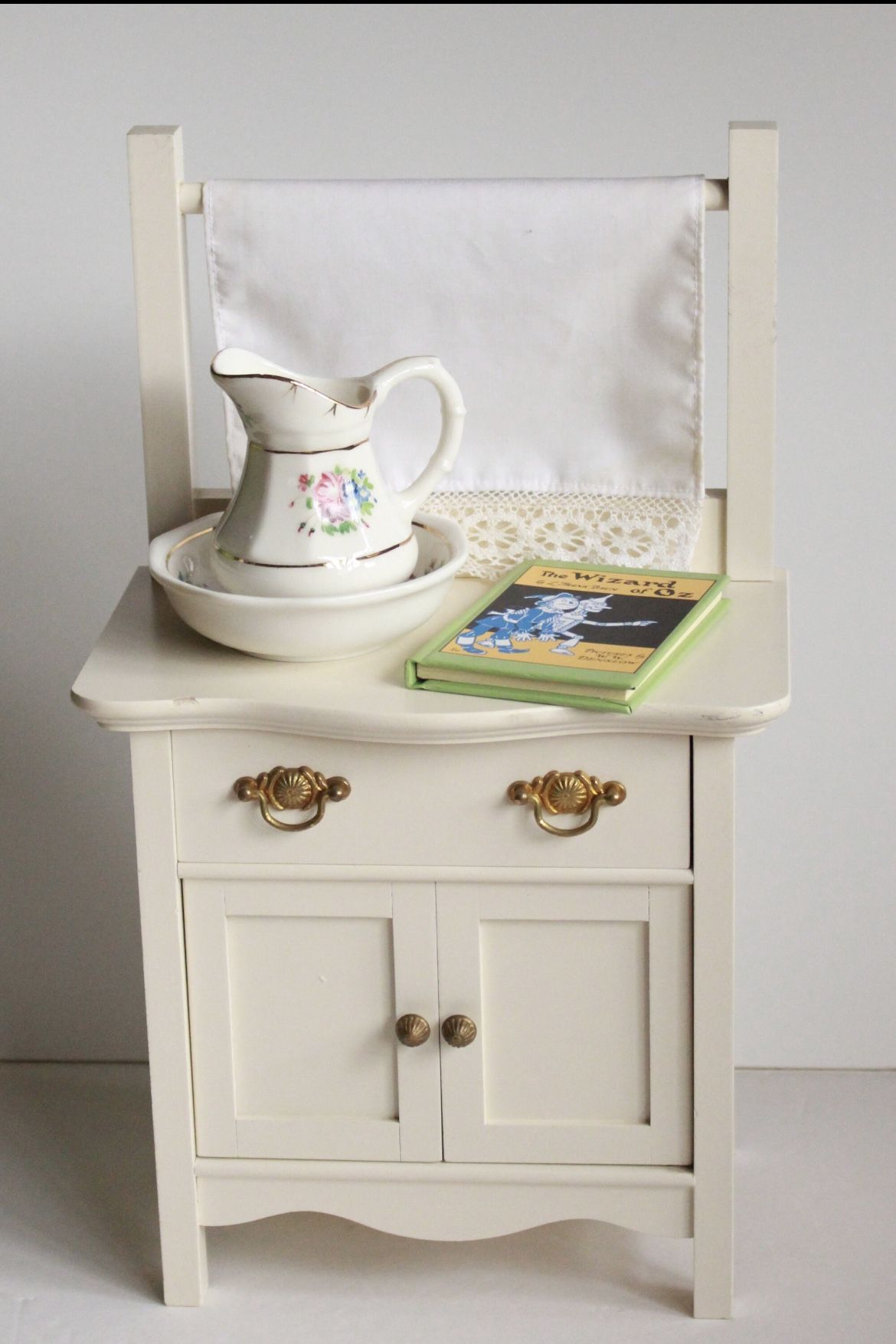 Pleasant Company American Girl Samantha’s Commode Full Set/ Original Hardware/ In Orginal box