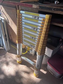 Aluminum Telescoping Extension Ladder