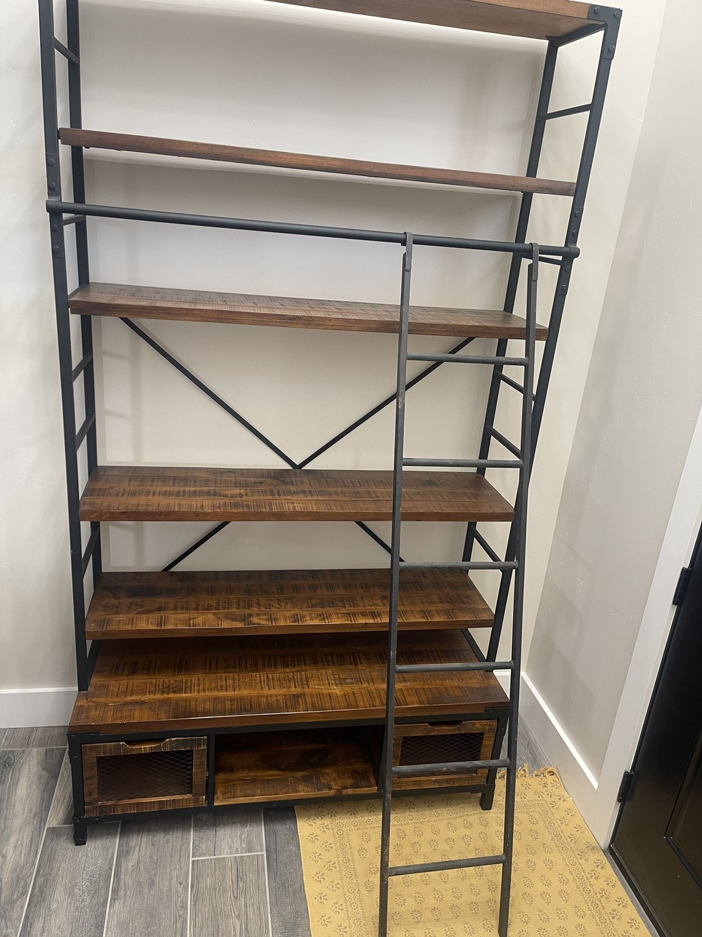 World Market Shelf