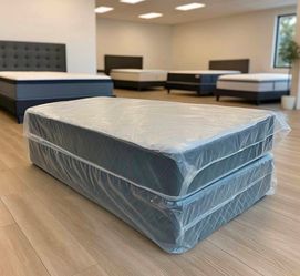 Queen Mattress /box spring with metal frame
