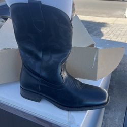 Botas nuevas new boots