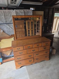 Vanity dresser