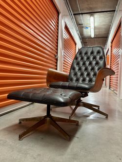 Authentic Mid-Century Lounge Chair & Ottoman