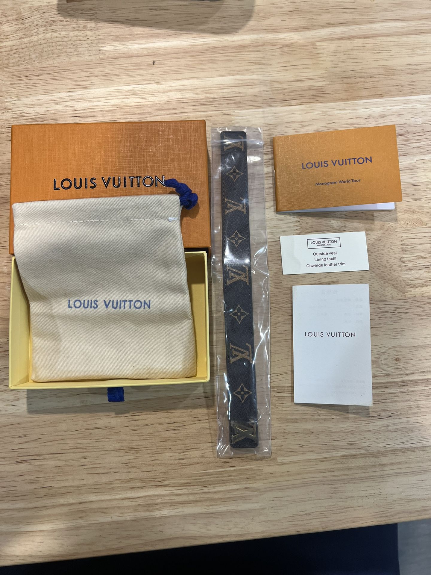Louis Vuitton Braclet