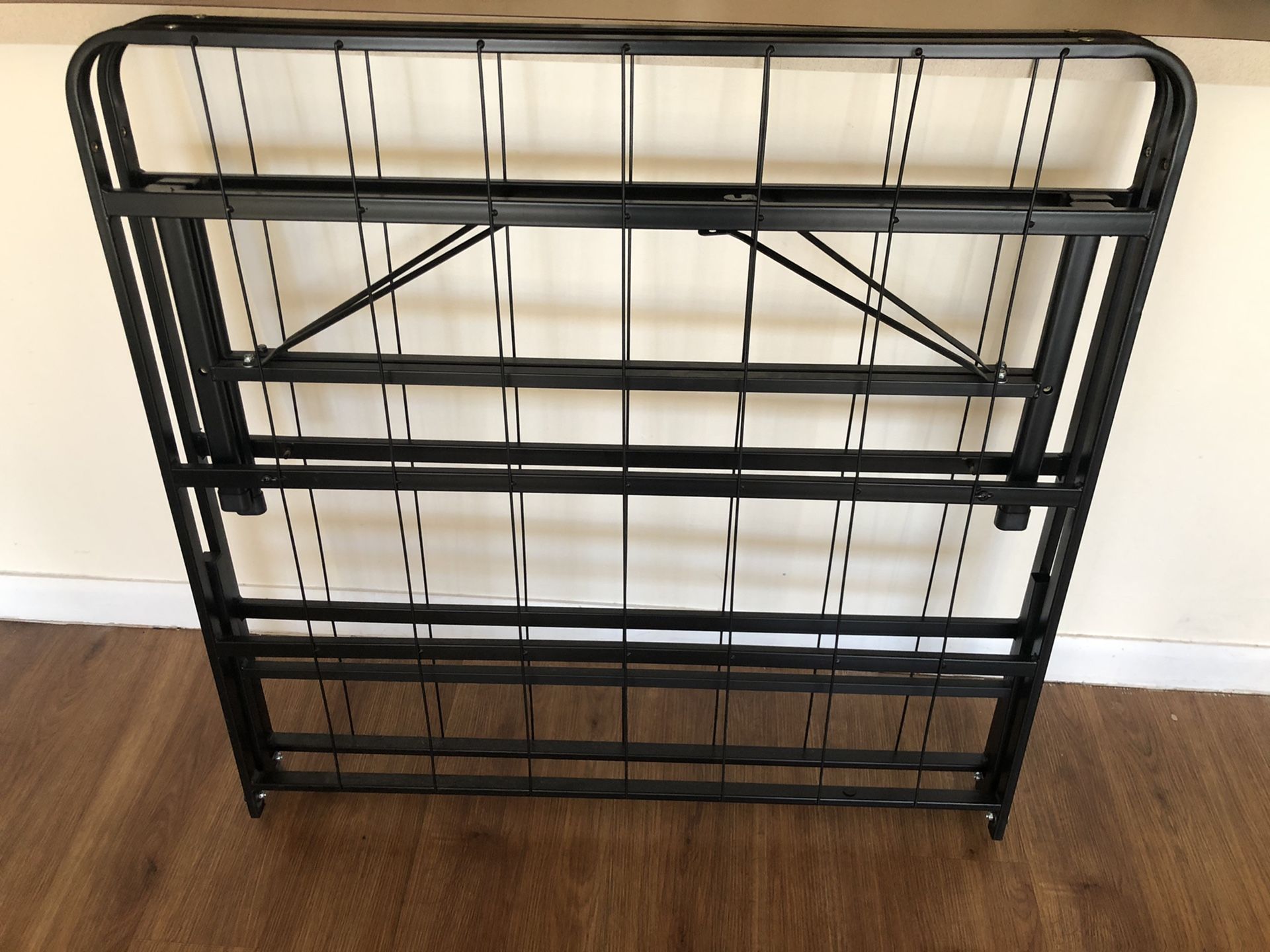 Foldable metal twin bed frame