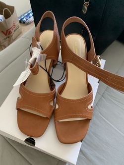 Liz Claiborne Tan Sandals