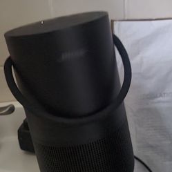 Like new bose bluetooth speaker
