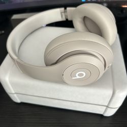 Beats Studio Pro