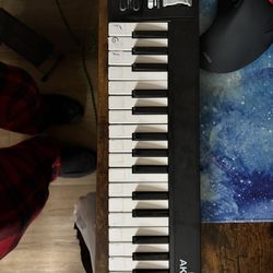 AKM320 midi Controller 