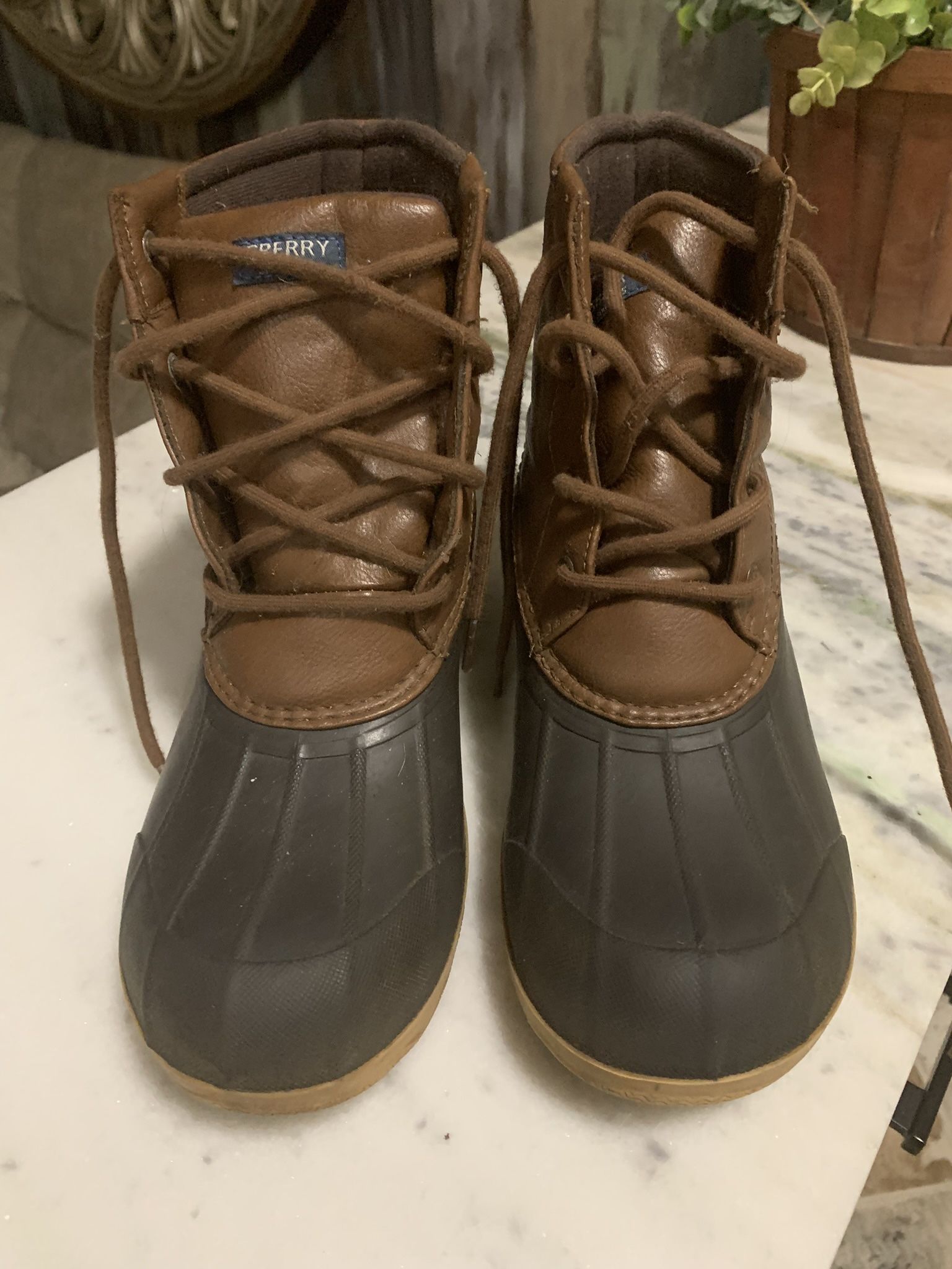 Sperry duck boots Sz 6M