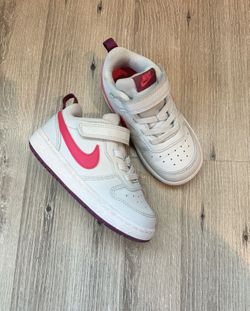 Nike Toddler Shoes! (Size 7.5 Toddler)