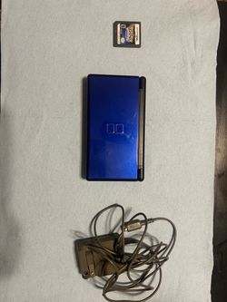 Nintendo DS w/ Pokemon diamond and charger